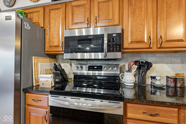Listing Image 12