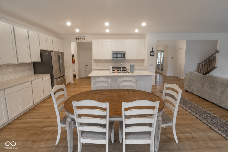 Listing Image 16