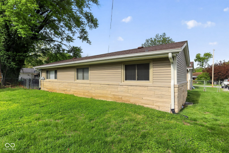 Listing Image 23
