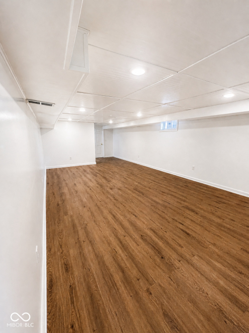 Listing Image 24