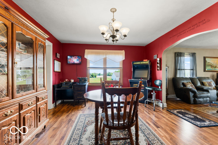 Listing Image 12