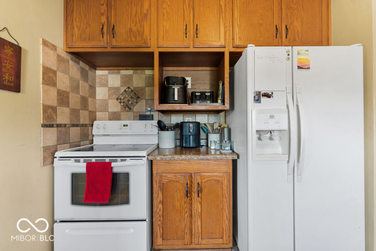 Listing Image 16