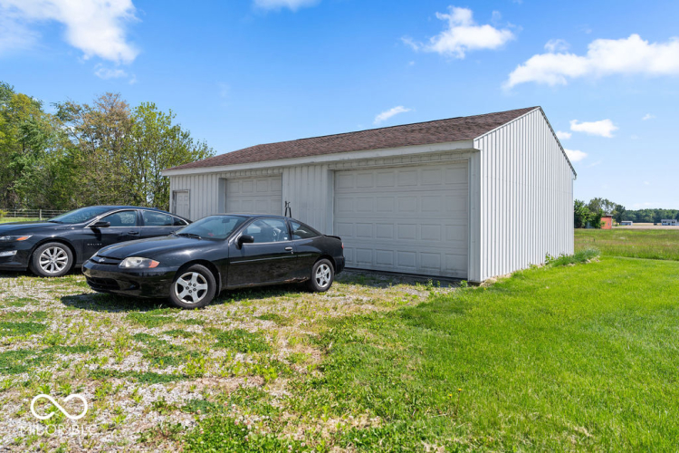 Listing Image 64
