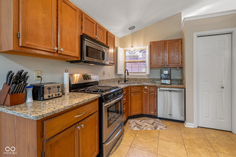 Listing Image 13