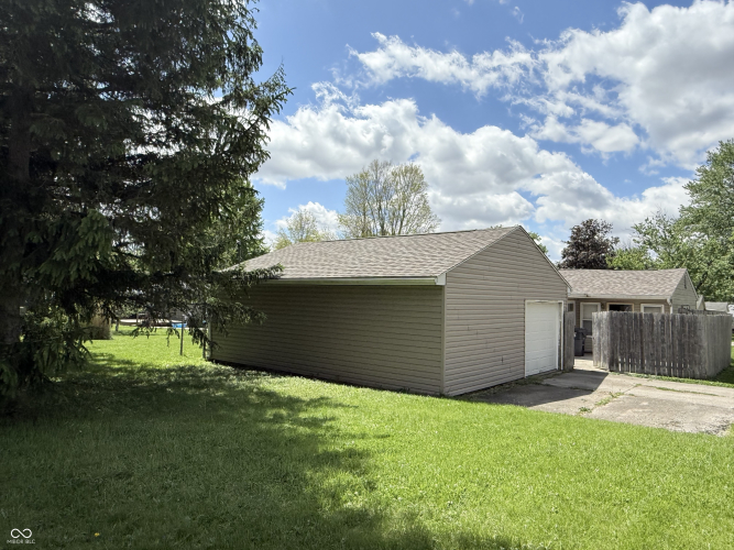 Listing Image 12