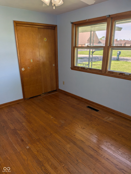 Listing Image 33