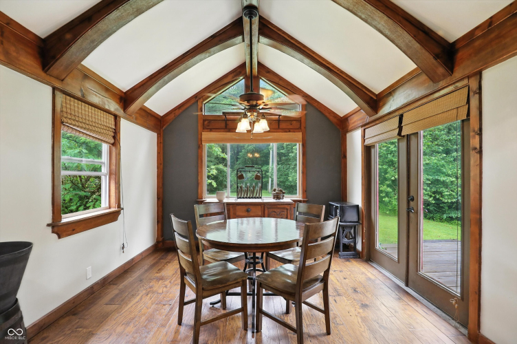 Listing Image 9