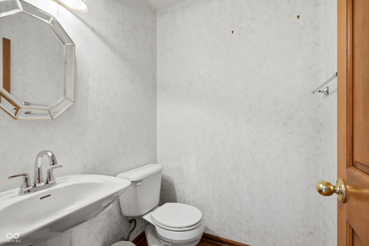 Listing Image 42