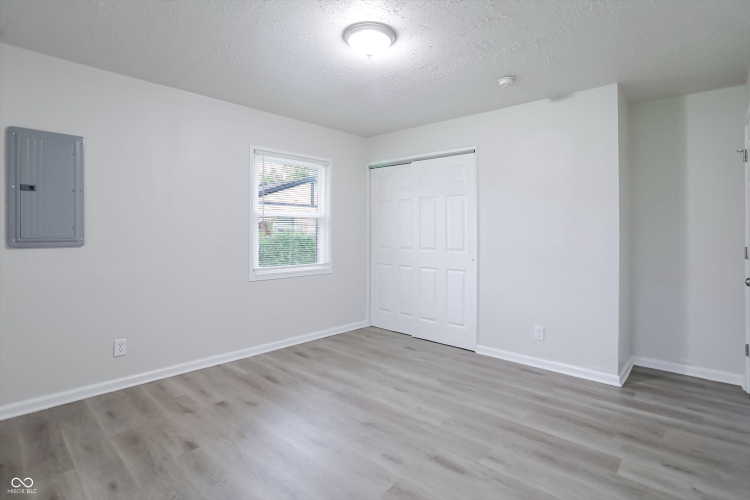 Listing Image 50
