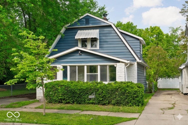 Listing Image 3