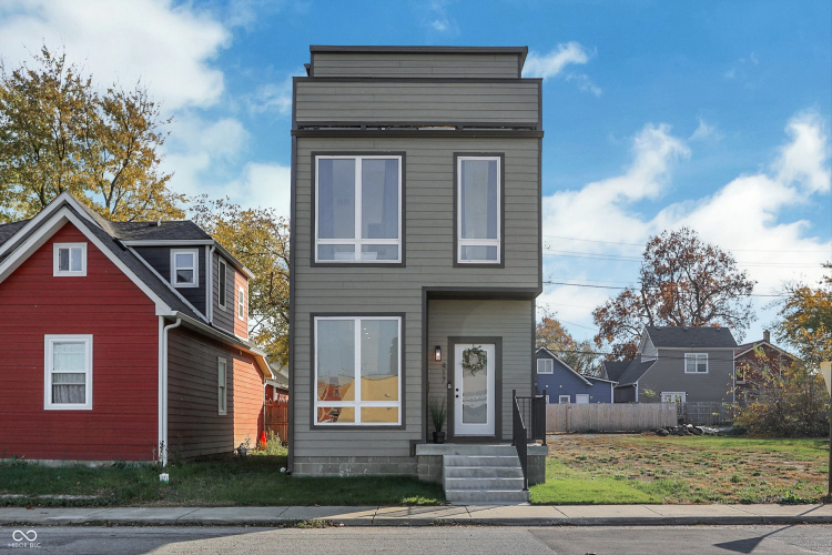 Listing Image 4