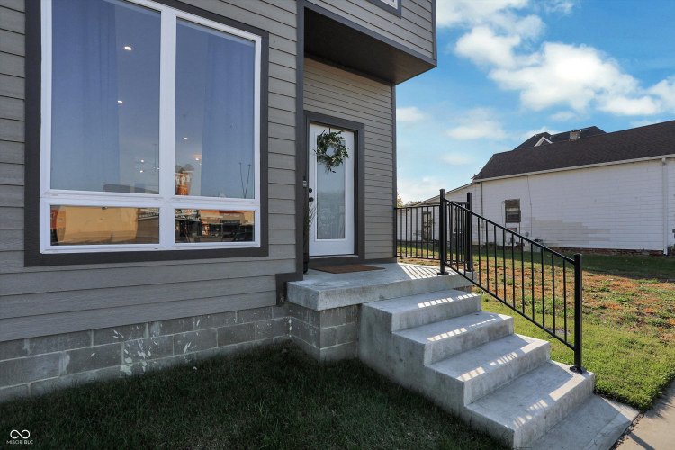 Listing Image 5