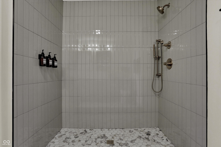 Listing Image 51