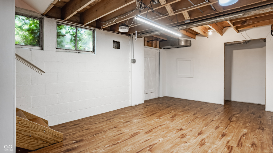 Listing Image 33