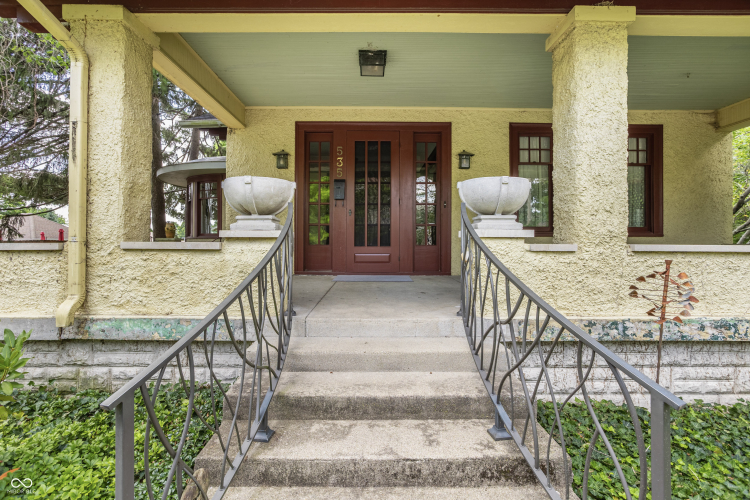 Listing Image 4