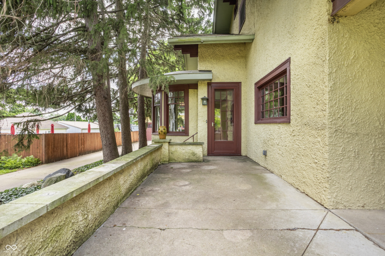 Listing Image 5