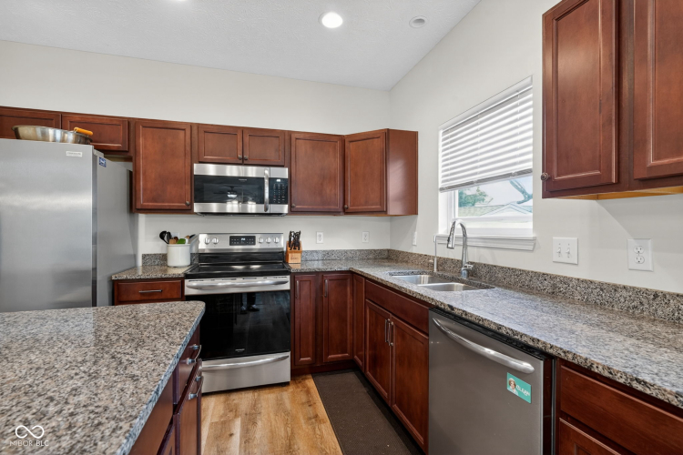 Listing Image 14