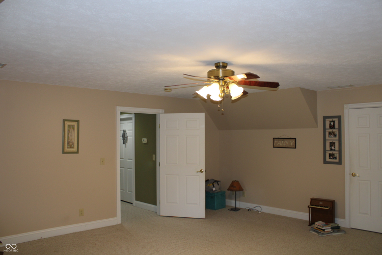 Listing Image 28