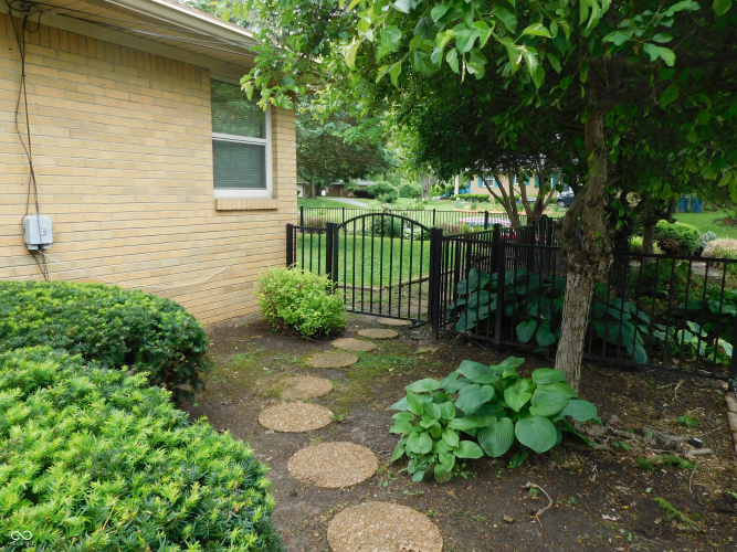 Listing Image 7