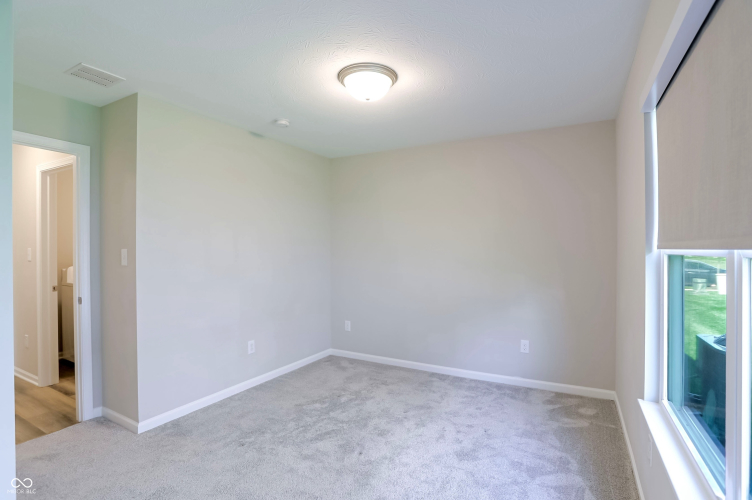 Listing Image 37