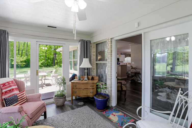 Listing Image 16