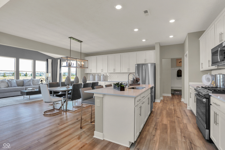 Listing Image 15