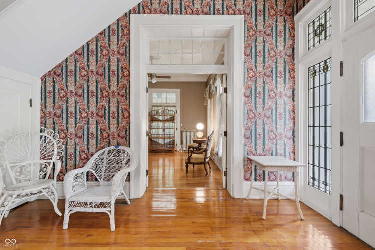Listing Image 16
