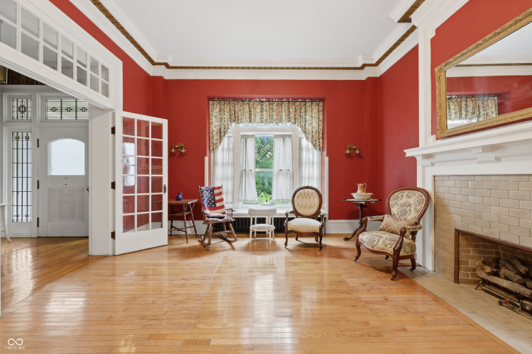 Listing Image 19