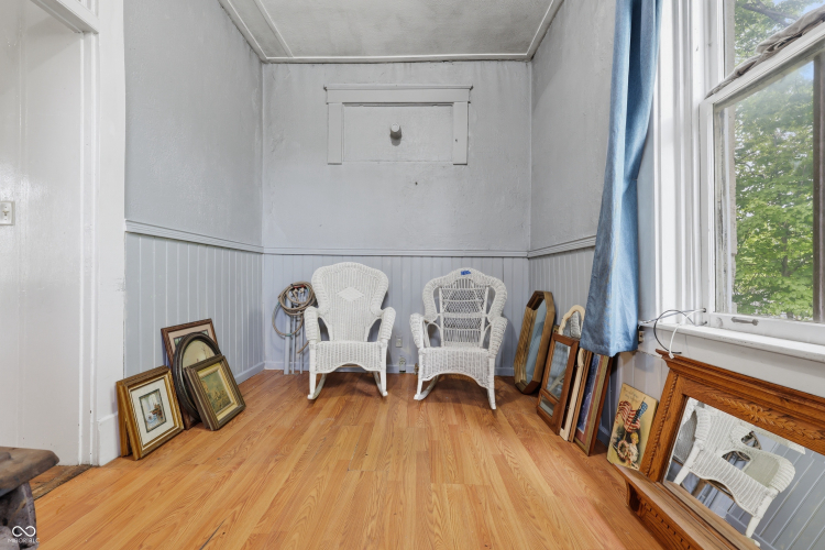 Listing Image 43