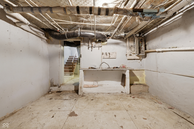Listing Image 75