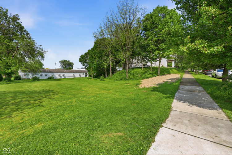 Listing Image 80