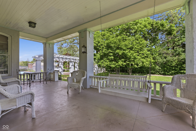 Listing Image 9