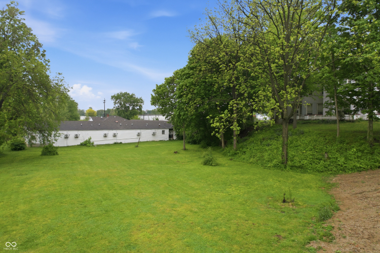 Listing Image 82