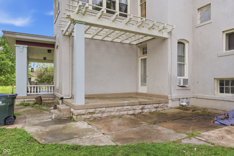 Listing Image 96