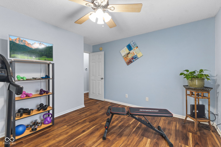 Listing Image 20