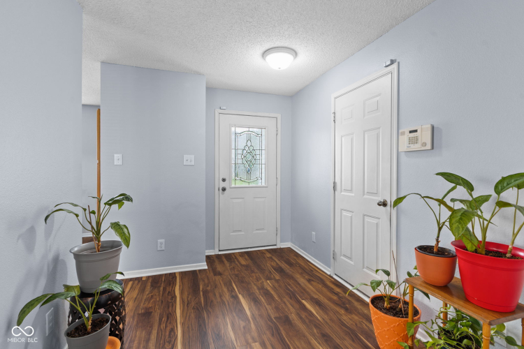 Listing Image 25