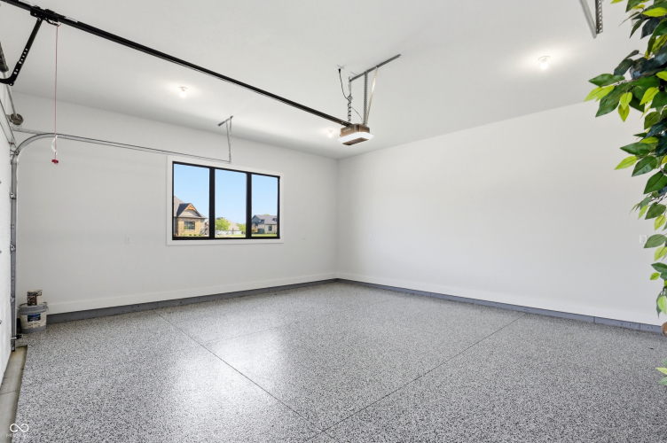 Listing Image 102
