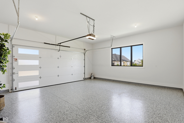 Listing Image 103
