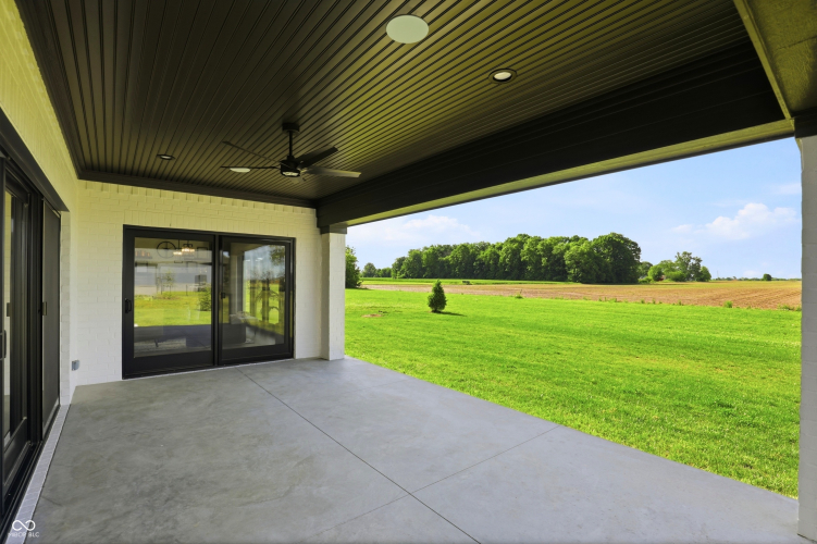 Listing Image 105