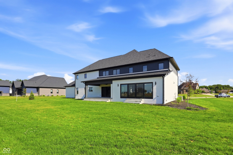 Listing Image 107