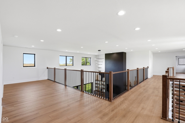 Listing Image 59