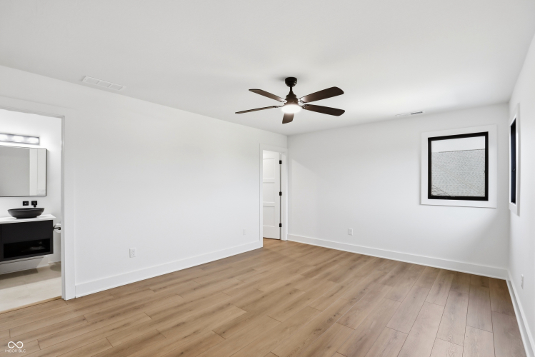 Listing Image 71