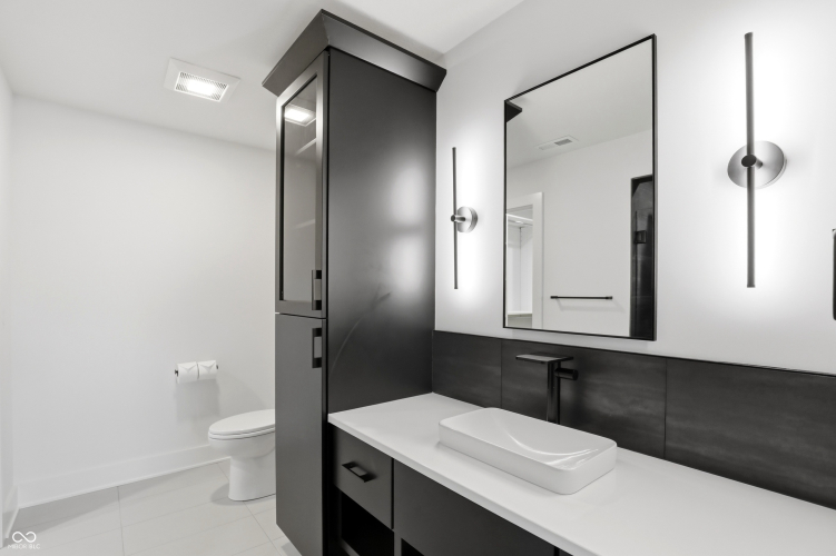 Listing Image 80