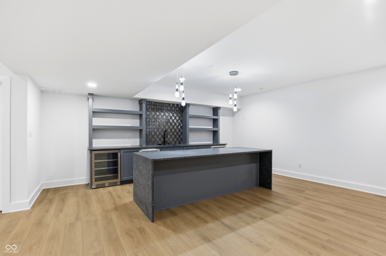 Listing Image 87