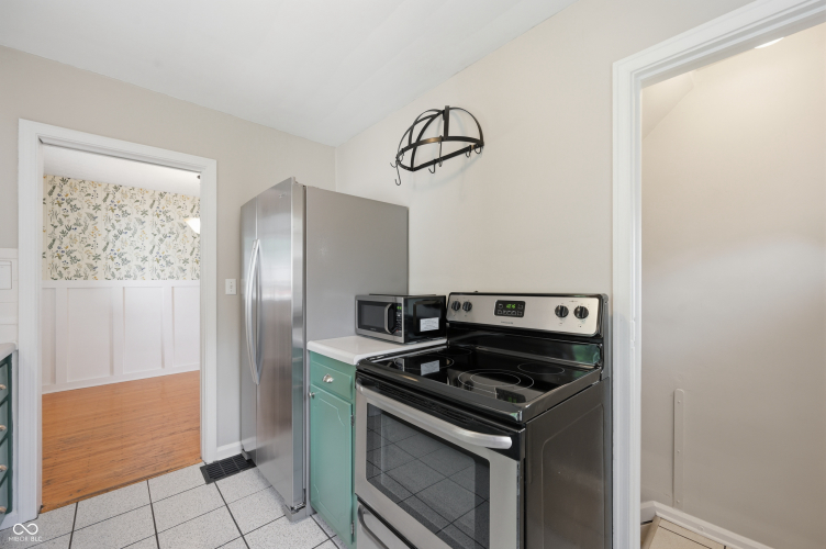 Listing Image 12