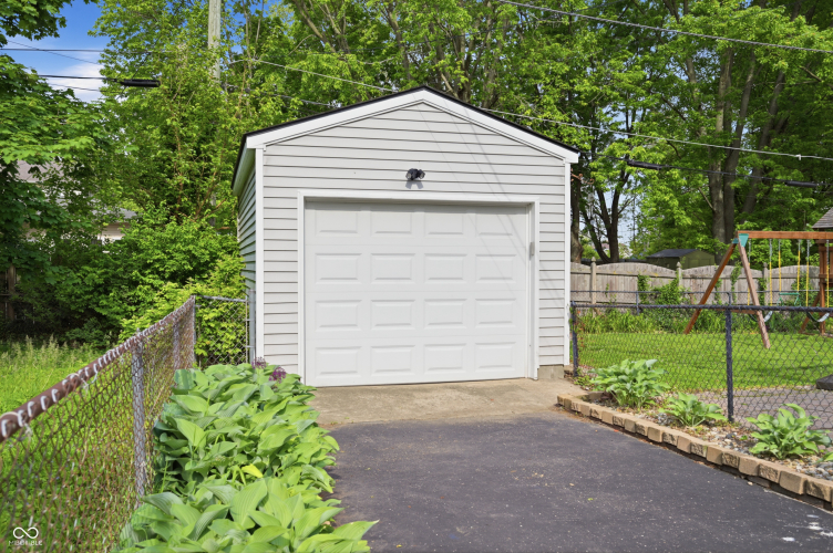 Listing Image 28