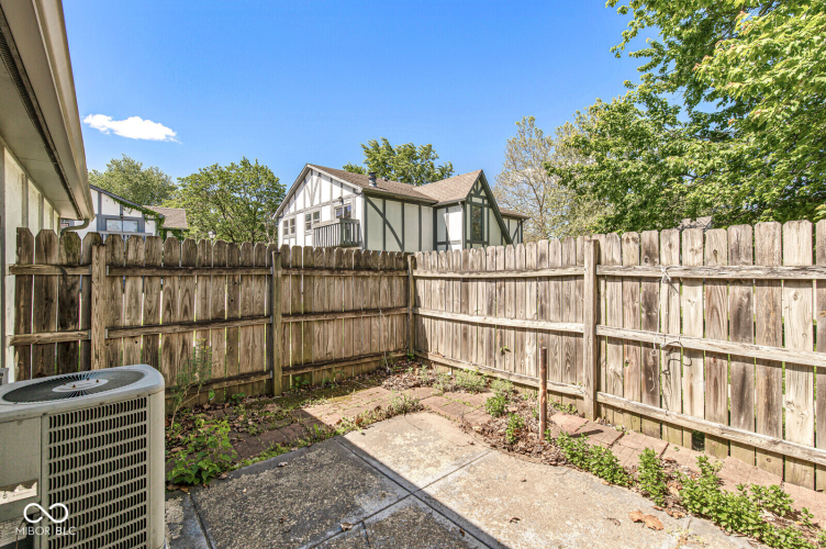 Listing Image 19
