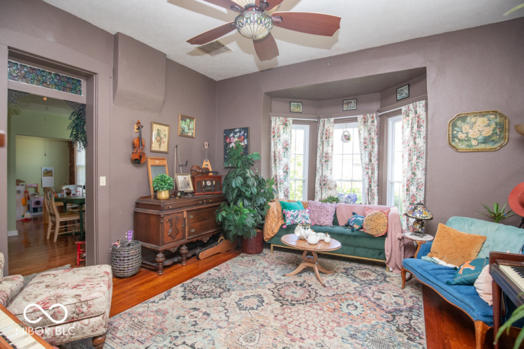 Listing Image 12
