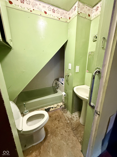 Listing Image 12