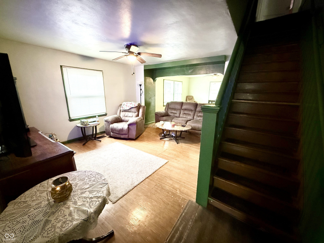 Listing Image 8